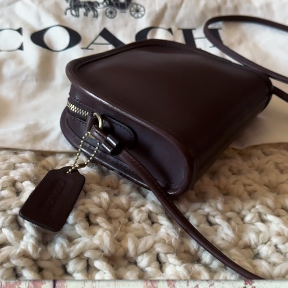 COACH VINTAGE ABBIE CROSSBODY BAG
IN GORGEOUS DARK BROWN MAHOGANY 9017 - Picture 7 of 15